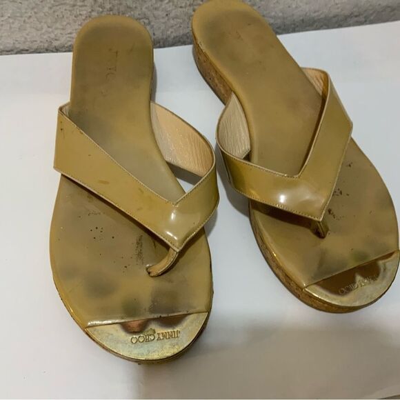JIMMY CHOO AUTH $699 Women Beige Patent Leather Pence Thong Wedge Sandals Sz 37 - Picture 6 of 12